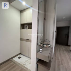 Modern Apartment image 3