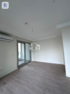 Studio Apartment Image 4