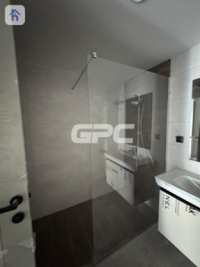 Modern 2-Bedroom Apartment image 9