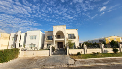 Gorgeous 5-Bedroom House in Ganjan City image 2