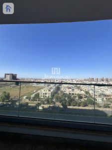شوقەیەکی مۆدێرن لە دوو ژووری نووستن لەگەڵ دیمەنێکی جوانەوە وێنە 6