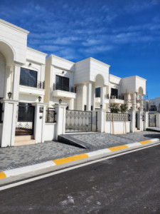 Spacious House with 4 Bedrooms image 1