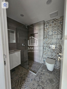 Spacious 3 Bed Apartment with Stunning Views Image 13