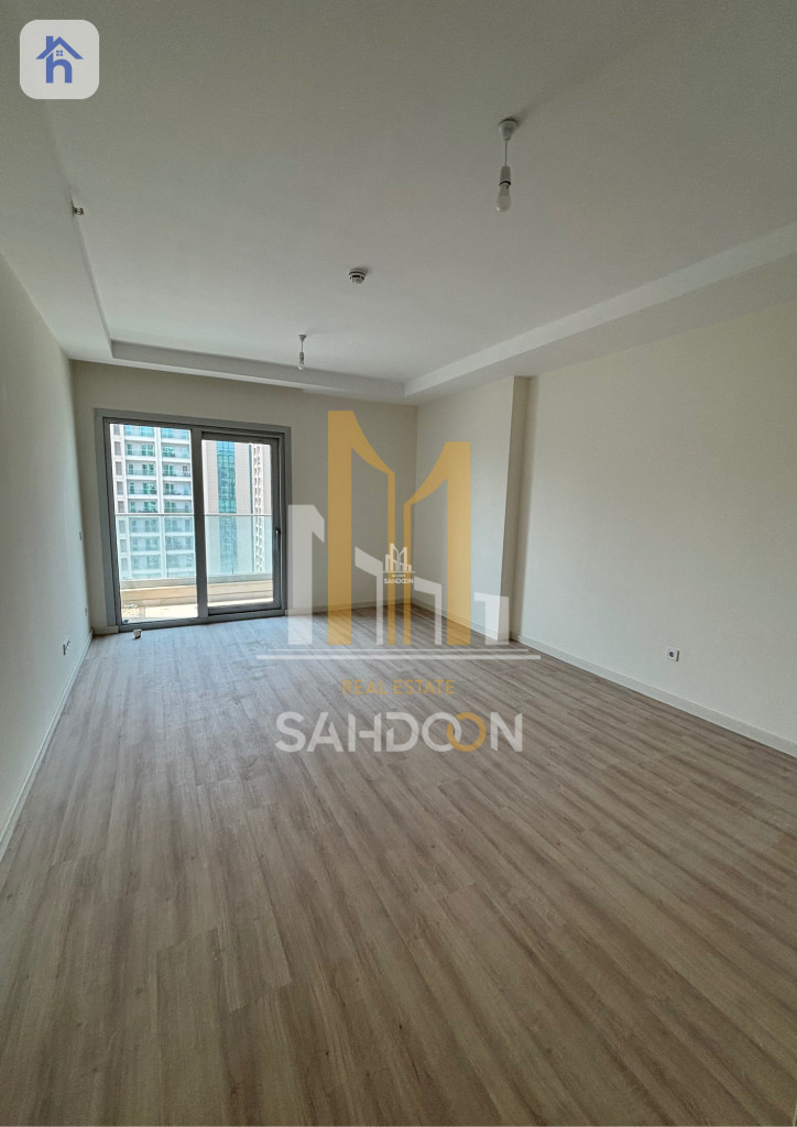 Luxurious Empire Square: 2-Room Apartment