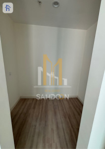 Luxurious Empire Square: 2-Room Apartment Image 4