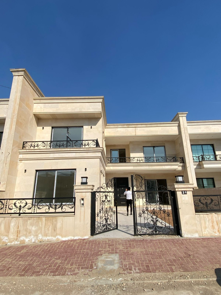 منزل مقابل الحديقة