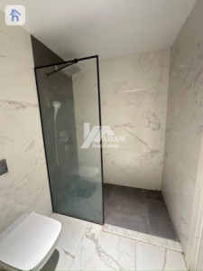 Modern Apartment image 11