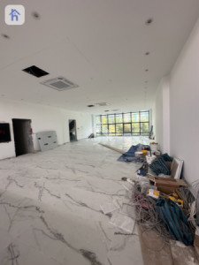 New Commercial Building Available for Rent Resim 4