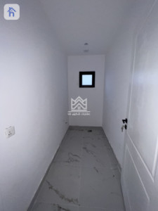 Spacious house in Spanish Village 2 image 10
