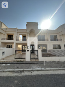 خانوویەکی فراوان بە ڕووبەری ٢٠٠ مەتر چوارگۆشە لە دیاری image 1