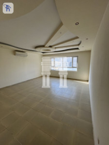 Spacious Commercial House, Ideal Location! Image 11