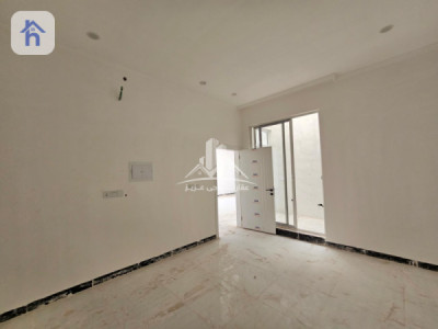 Square House Image 9