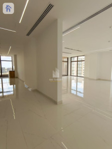 Spacious Apartment in Empire Pearl Towers image 9