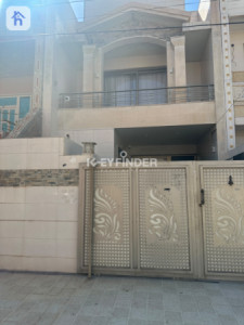 House Opposite Garden image 1