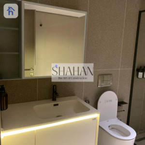 شوقەیەکی لوکس لە تاوەرێکی بەرزدا کە دیمەنێکی نایابی هەیە وێنە 8
