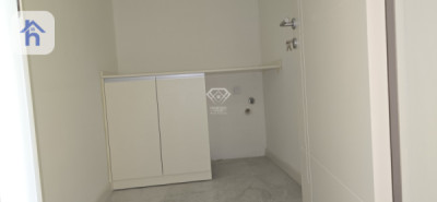 Spacious Apartment in Empire Square Resim 10