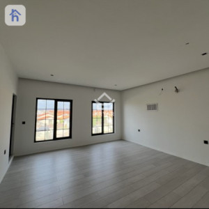 Luxurious Villa in Spanish Village Image 5