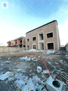 Spacious Villa with 9 Bedrooms image 2