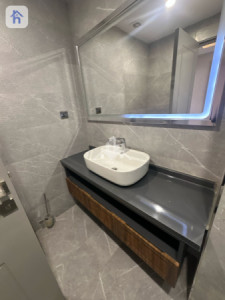 Luxurious Apartment in Prime Location Image 28