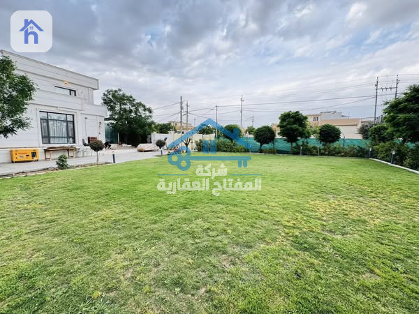 Spacious 4 Bedroom House in Ashti City 1