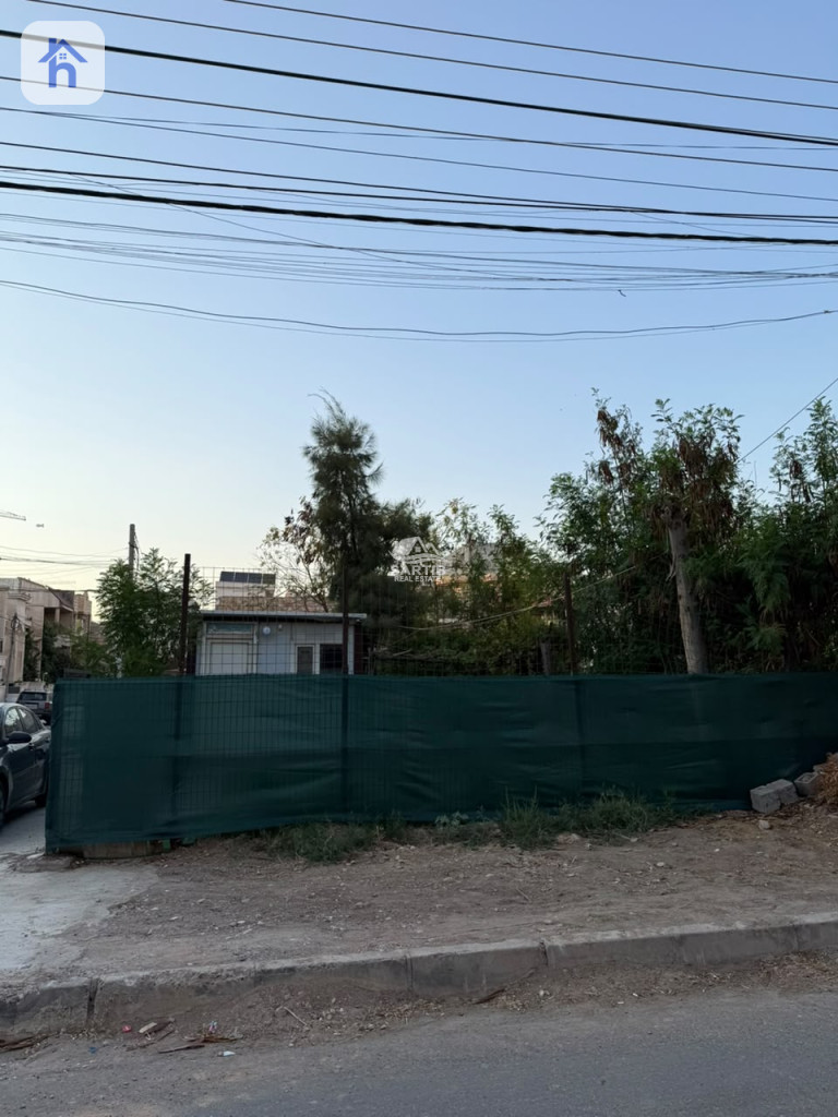 House Opposite Garden — 2