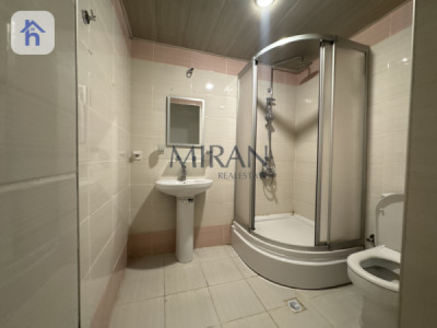Modern Three-Bedroom Apartment for Rent Image 7