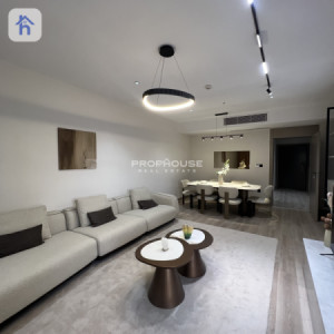 Luxurious 2-Bedroom Apartment in Prime Location image 2