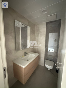 Spacious apartment in Empire Square Image 12