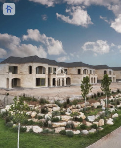 Spacious villa in Spanish Village 2 image 1