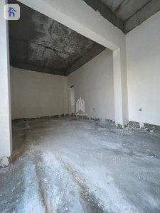 Spacious Villa with 9 Bedrooms Image 11