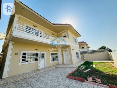Luxury House image 2