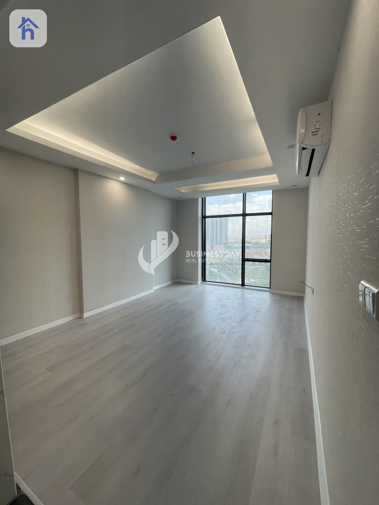 Elegant Apartment in Ruby Towers Image 2