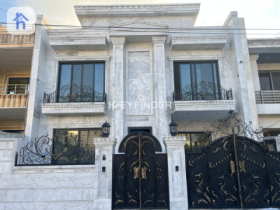 خانوویەکی فراوانی ٤ ژووری نوستن لە هەولێر image 1