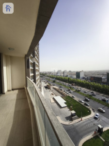 Stylish Apartment with Spacious Layout image 6