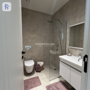 Luxurious Apartment with Great Views Image 5