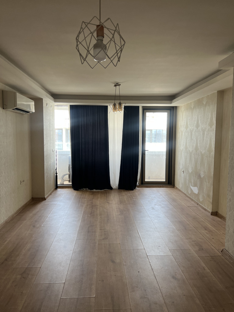 شوقەیەکی ئارام لە یەک ژووری نوستن