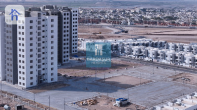 Spacious 111m² Apartment Image 6