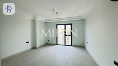 Modern Apartment in Prime Location Image 5