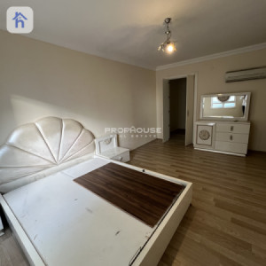 Spacious Apartment with 3 Bedrooms Image 11