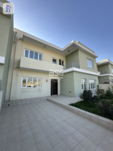 منزل بأربع غرف نوم واسعة صورة 3