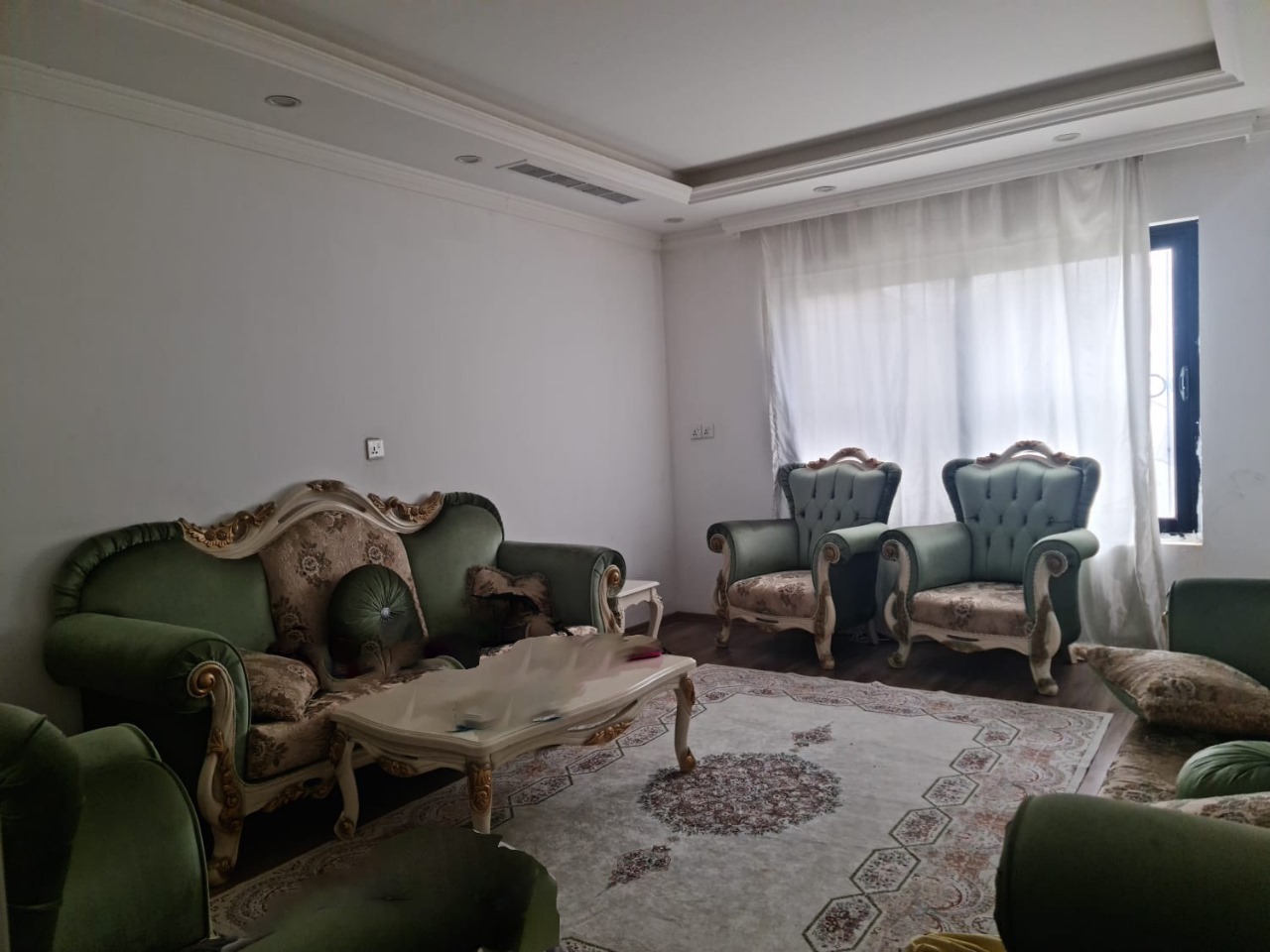 House (200m²)