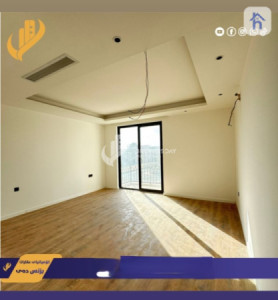 Home with 5 Bedrooms image 4