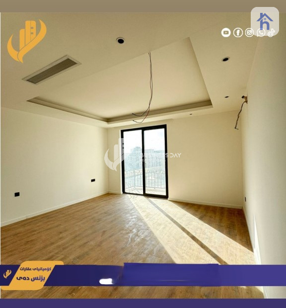 Home with 5 Bedrooms Image 4