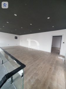 Commercial House in Italian Village 1 Resim 6