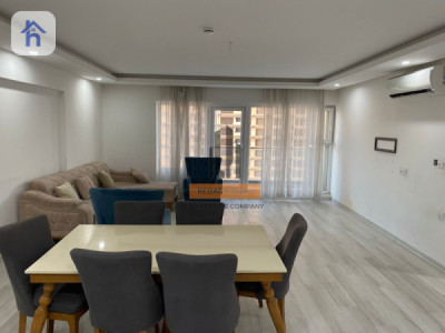 Cozy 2 Bedroom Apartment in Zanko Complex image 1