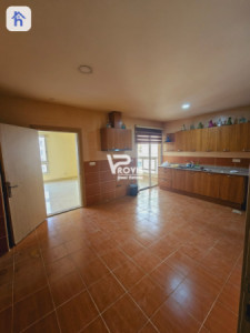 Bright and Spacious 7th Floor Apartment Image 5