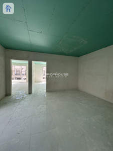 Spacious House with 5 Bedrooms image 6