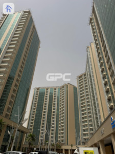 Modern Apartment in Empire Square Image 7
