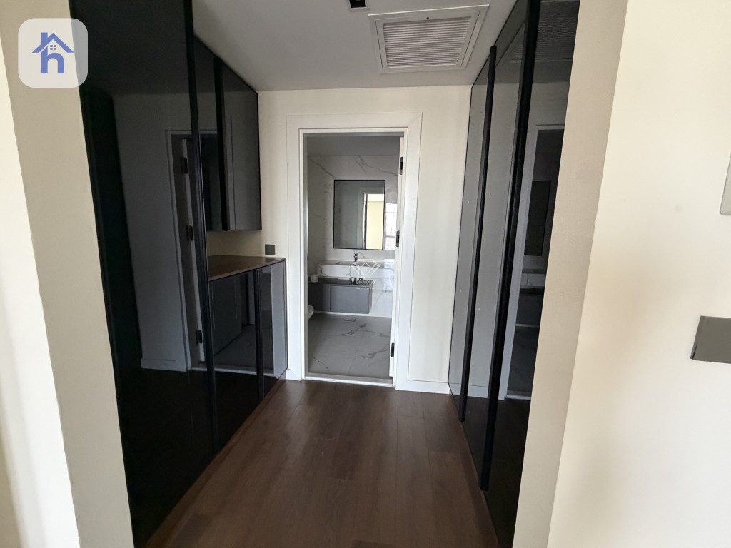 VIP Apartment Image 2