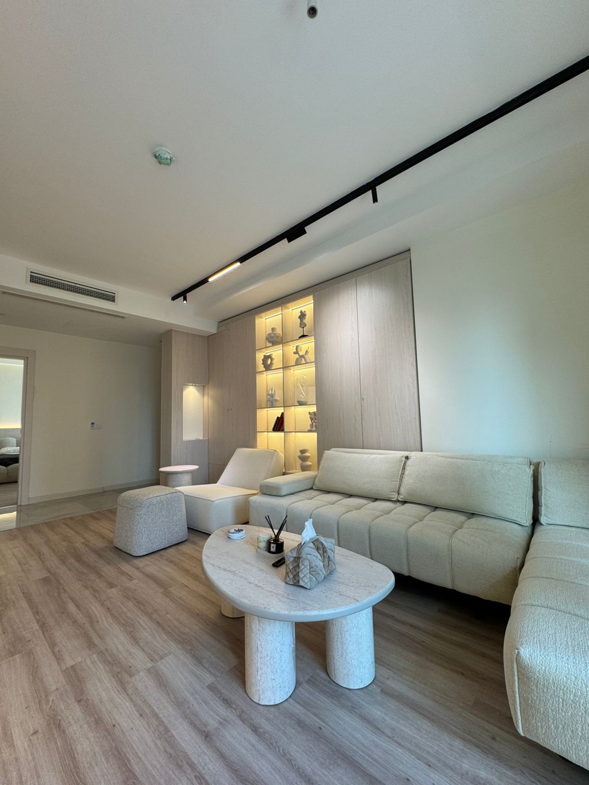Modern 2-Bedroom Apartment in Empire Square